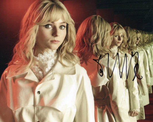 THOMASIN MCKENZIE SIGNED SEXY 10X8 PHOTO (2)
