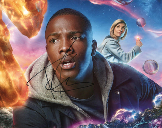 TOSIN COLE SIGNED DR WHO  8X10 PHOTO (1)