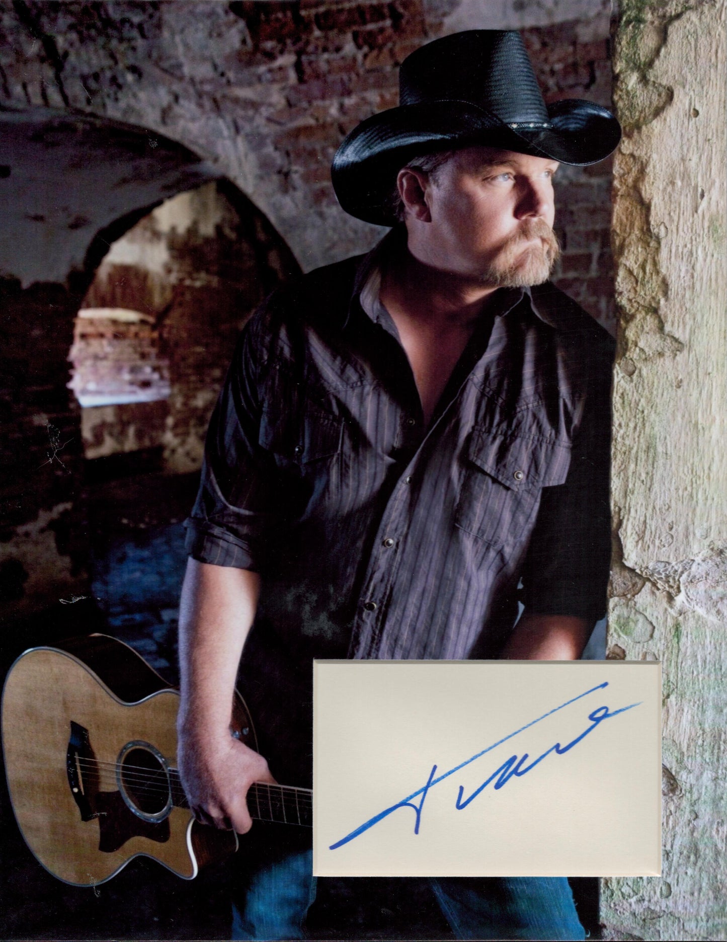 TRACE ADKINS SIGNED 14X11 PHOTO MOUNT