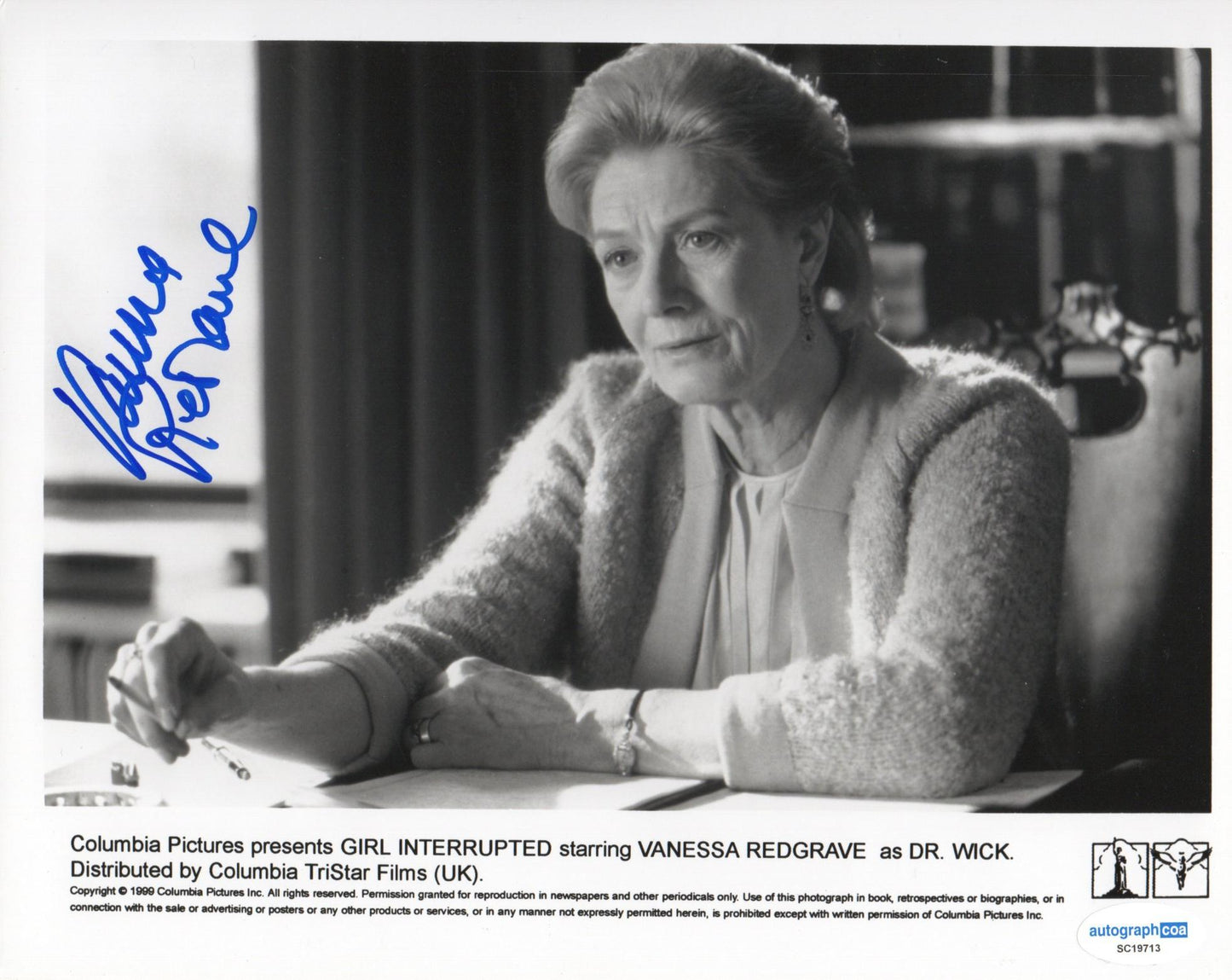 VANESSA REDGRAVE SIGNED GIRL INTERRUPTED 10X8 PHOTO ALSO ACOA