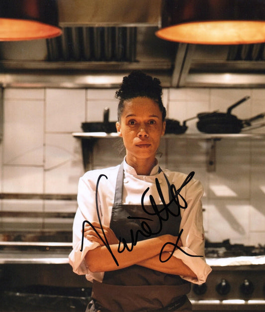 VINETTE ROBINSON SIGNED BOILING POINT 8X10 PHOTO (1)