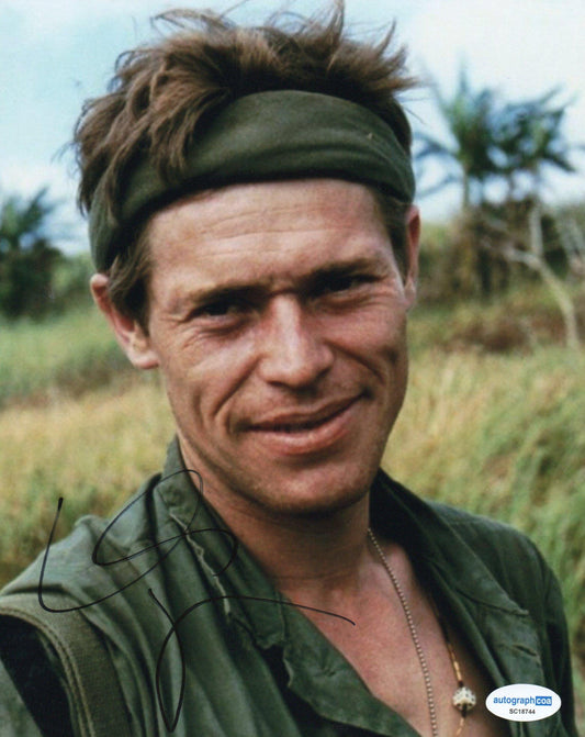 WILLEM DAFOE SIGNED PLATOON 8X10 PHOTO ALSO ACOA