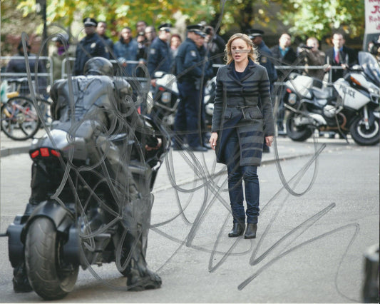 ABBIE CORNISH SIGNED ROBO COP 10X8 PHOTO (1)