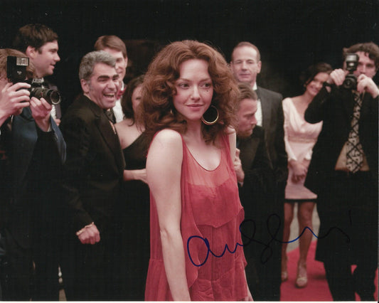 AMANDA SEYFRIED SIGNED SEXY LOVELACE 10X8 PHOTO (2)