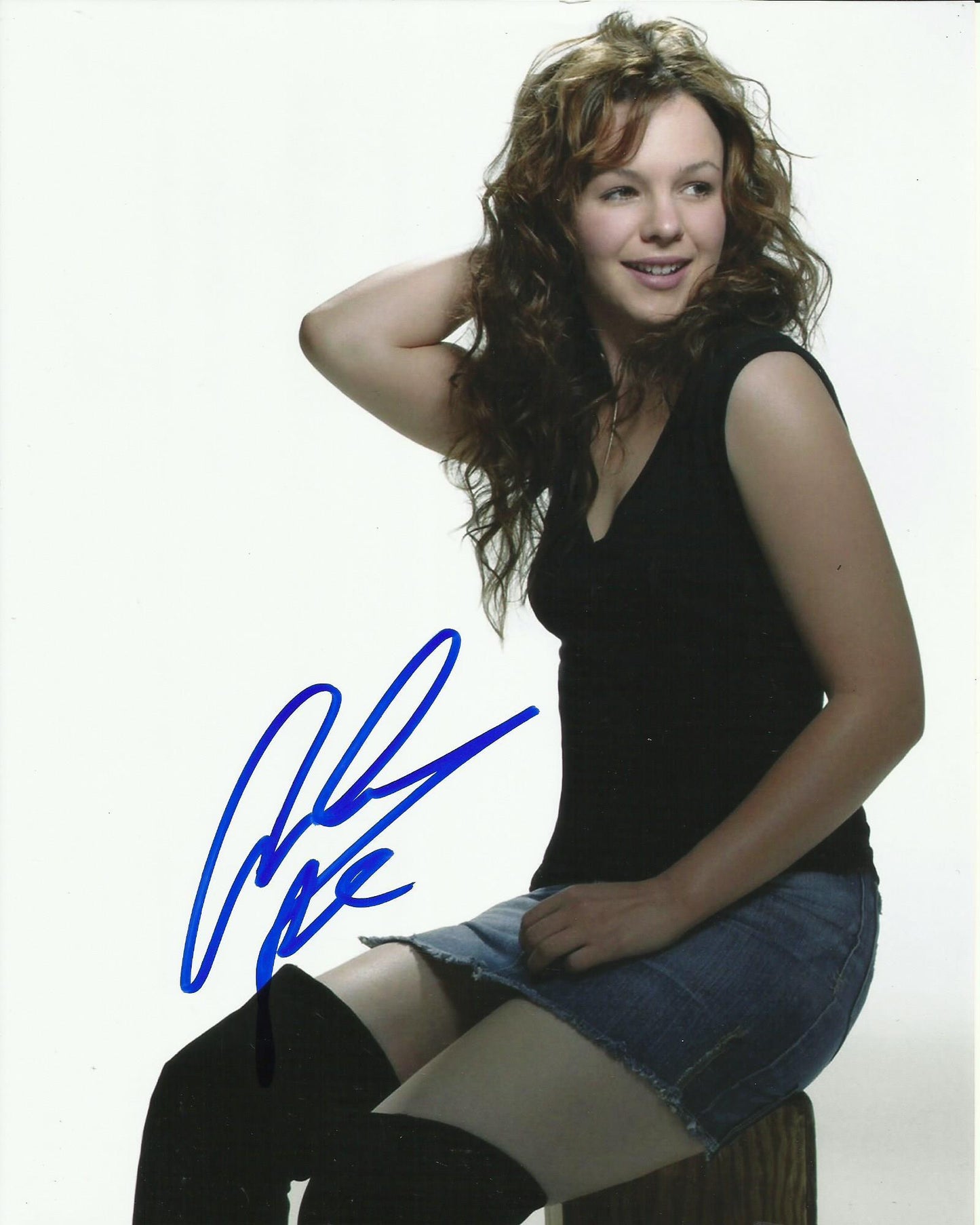 AMBER TAMBLYN SIGNED SEXY 10X8 PHOTO (2)