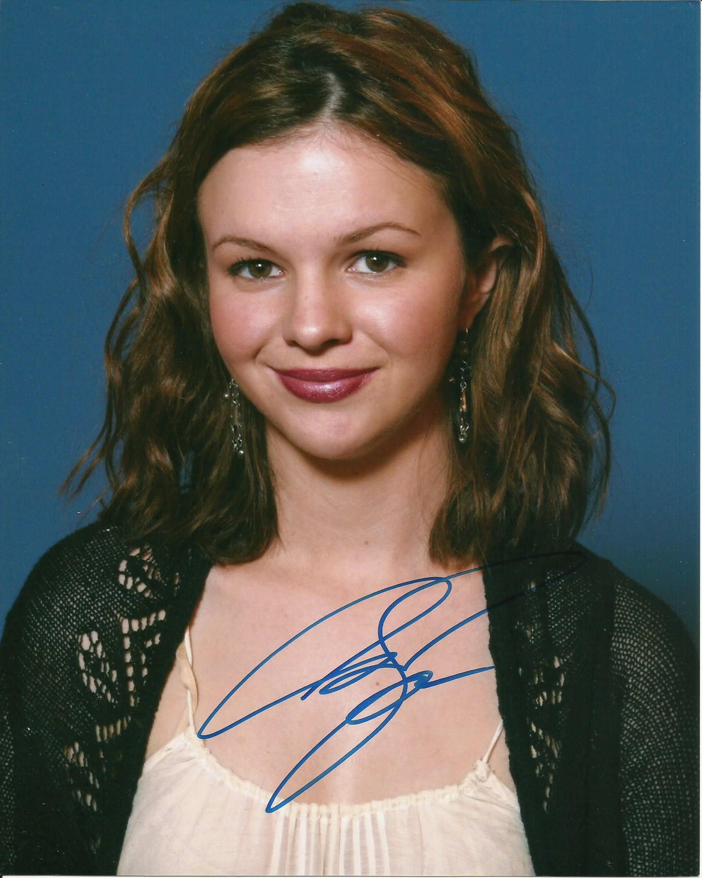 AMBER TAMBLYN SIGNED SEXY 10X8 PHOTO (3)