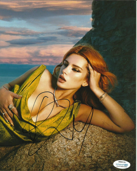 BELLA THORNE SIGNED SEXY 10X8 PHOTO (11) ALSO ACOA