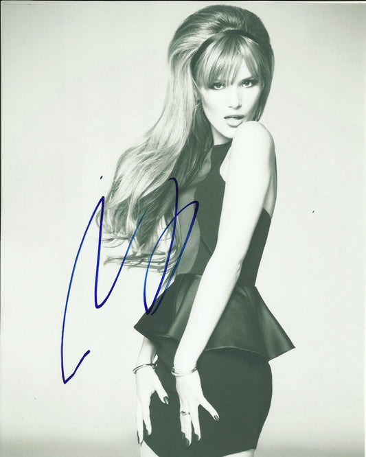 BELLA THORNE SIGNED SEXY 10X8 PHOTO (5)