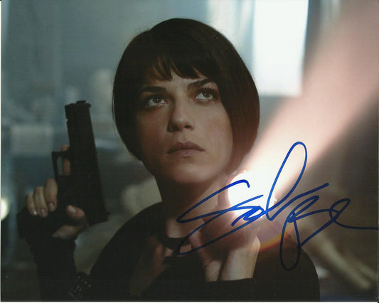 SELMA BLAIR SIGNED HELLBOY 10X8 PHOTO (2)