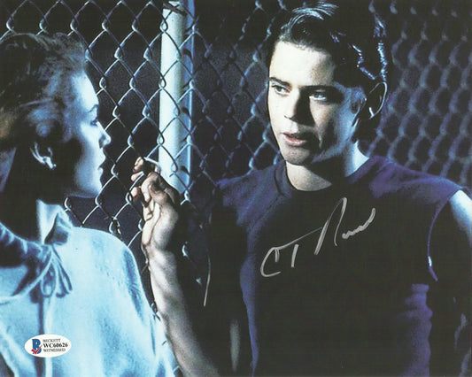 C THOMAS HOWELL SIGNED YOUNG 8X10 PHOTO BECKETTS (2)