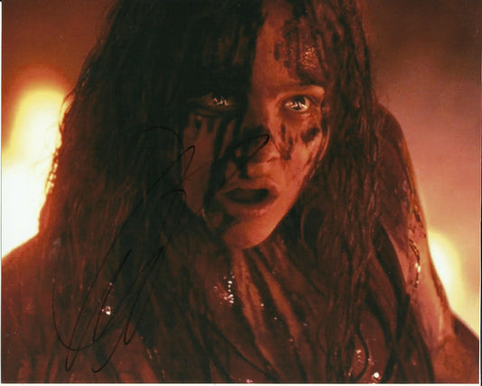 CHLOE GRACE MORETZ SIGNED CARRIE 10X8 PHOTO (3)