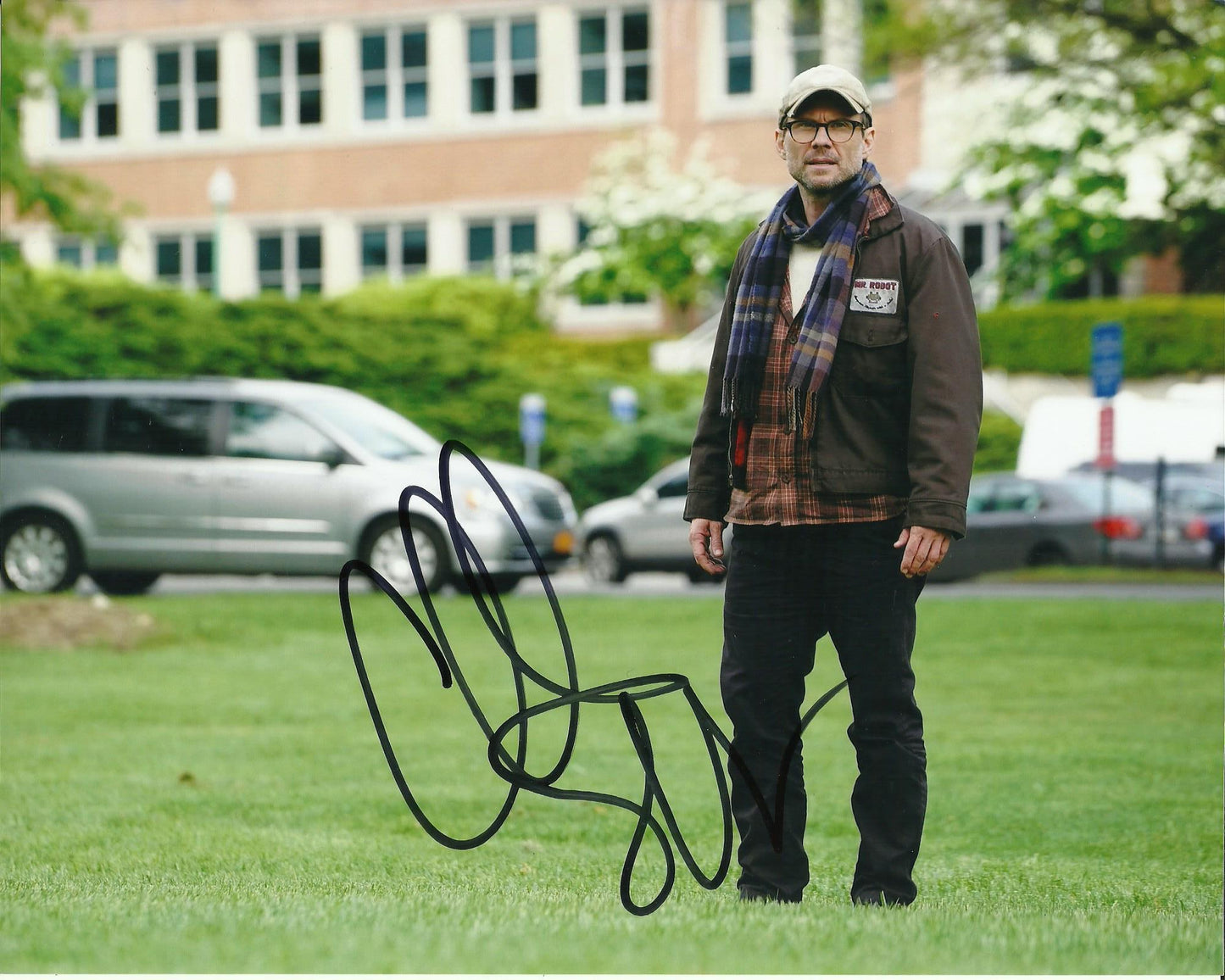 CHRISTIAN SLATER SIGNED MR ROBOT 8X10 PHOTO (1)