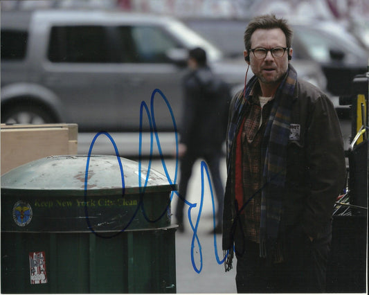 CHRISTIAN SLATER SIGNED MR ROBOT 8X10 PHOTO (4)