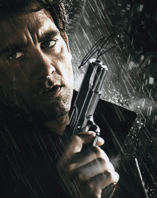 CLIVE OWEN SIGNED SHOOT EM UP 8X10 PHOTO (2)