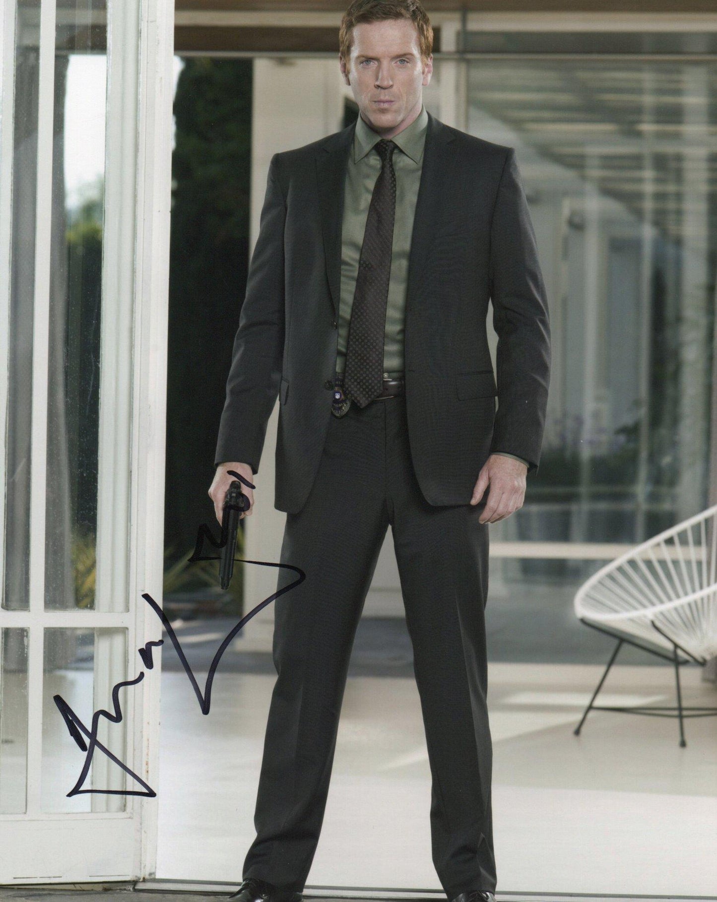 DAMIAN LEWIS SIGNED 8X10 PHOTO (1)