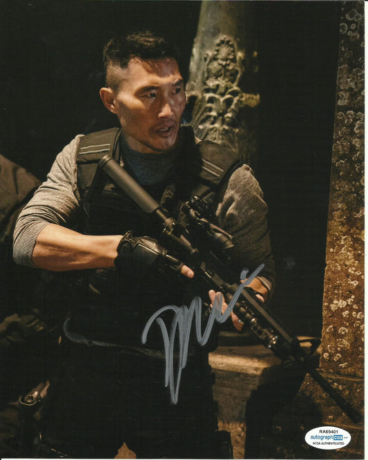 DANIEL DAE KIM SIGNED HELL BOY 8X10 PHOTO ALSO ACOA CERTIFIED