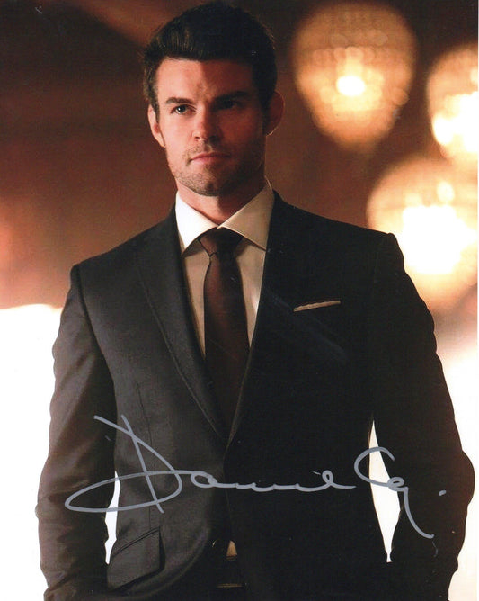 DANIEL GILLIES SIGNED THE ORIGINALS 8X10 PHOTO (20)