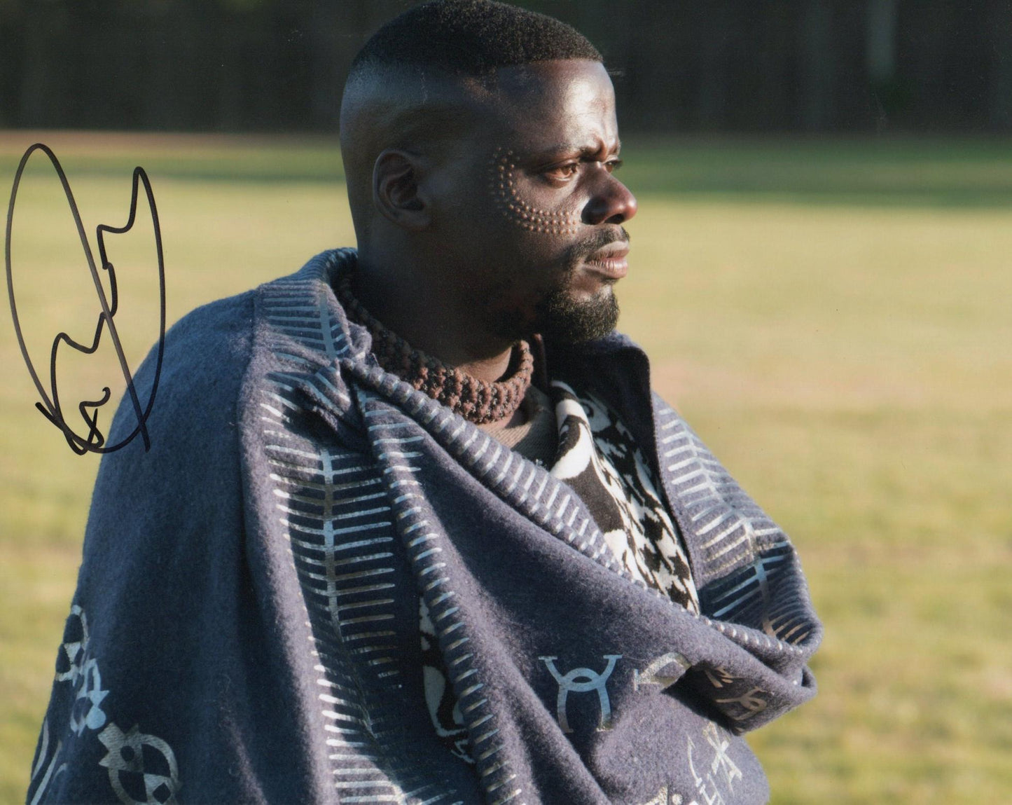 DANIEL KALUUYA SIGNED BLACK PANTHER 8X10 PHOTO (2)