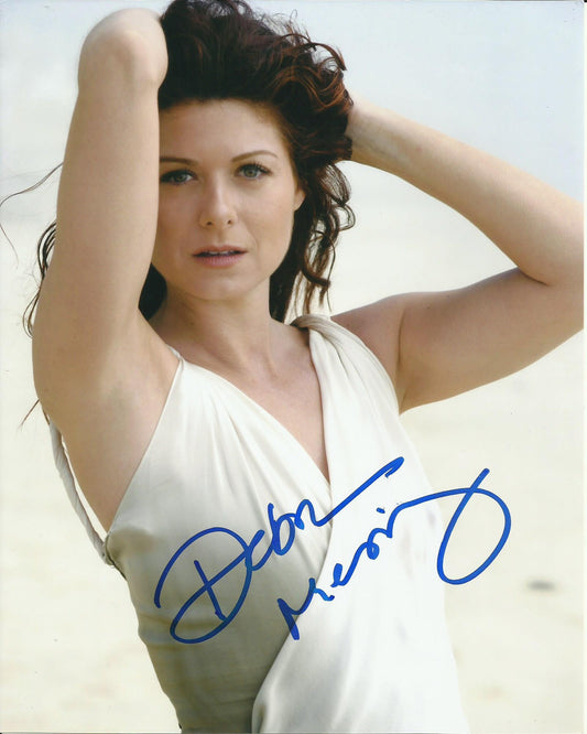 DEBRA MESSING SIGNED SEXY 10X8 PHOTO (1)