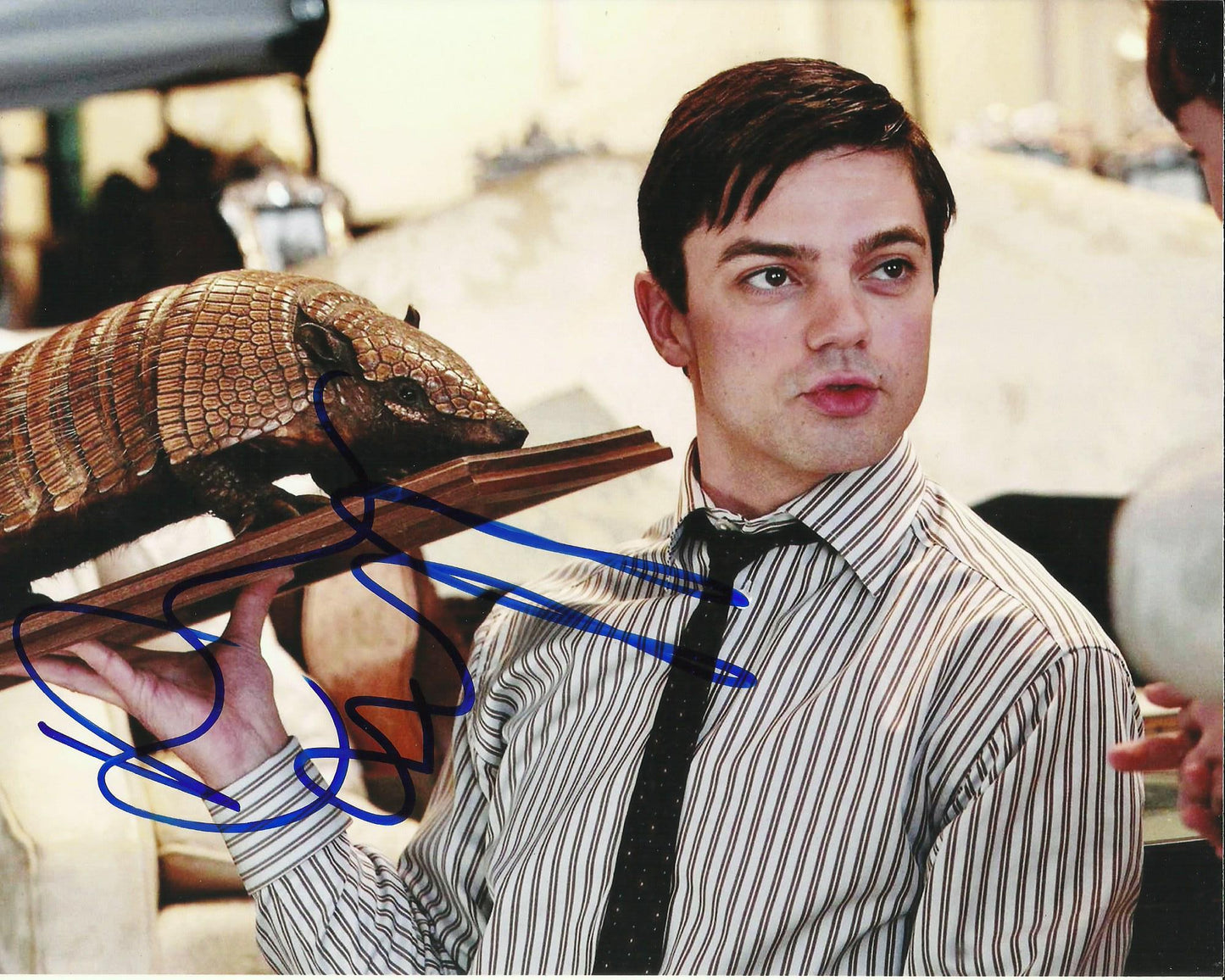DOMINIC COOPER SIGNED YOUNG 8X10 PHOTO (3)