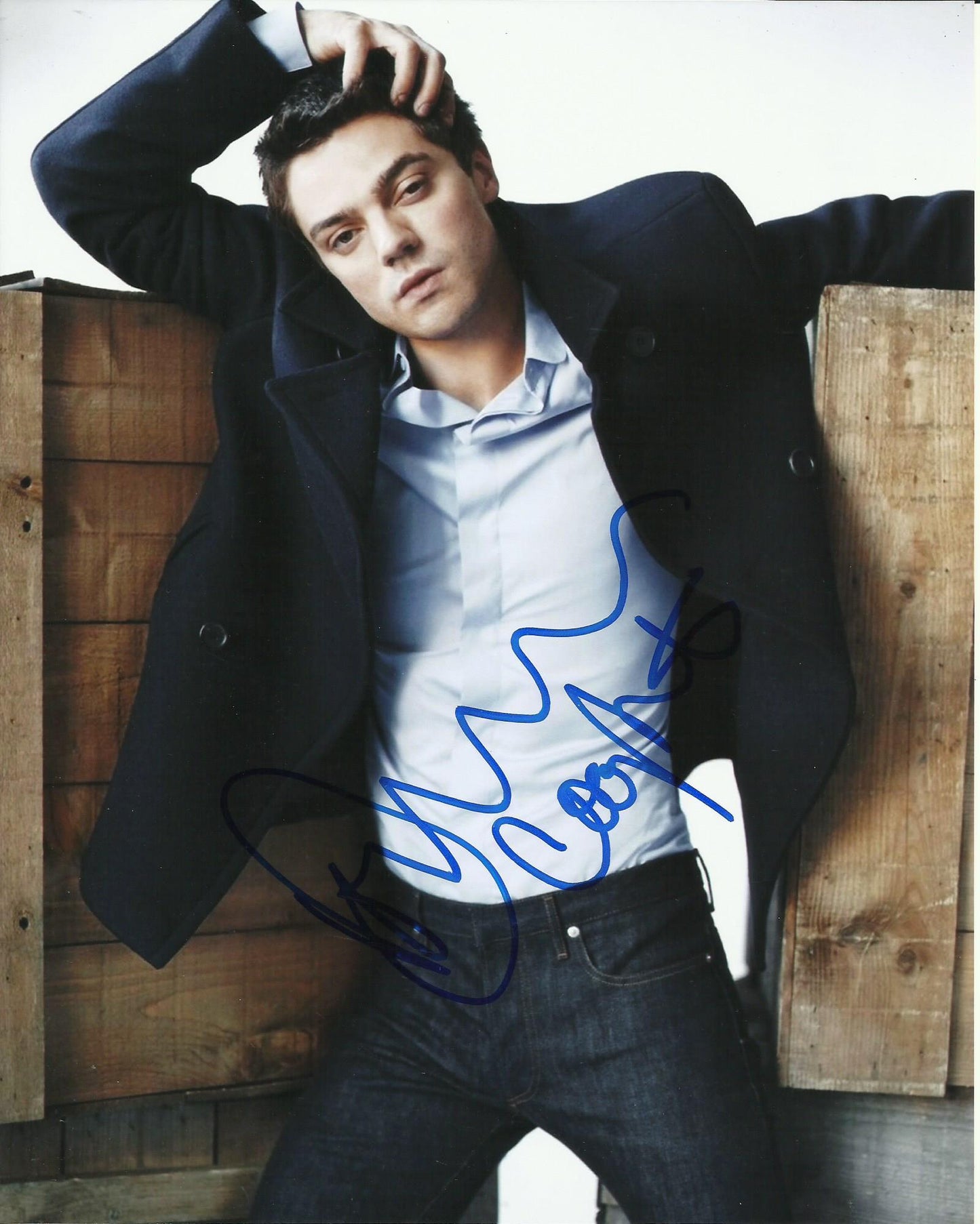 DOMINIC COOPER SIGNED YOUNG 8X10 PHOTO (4)