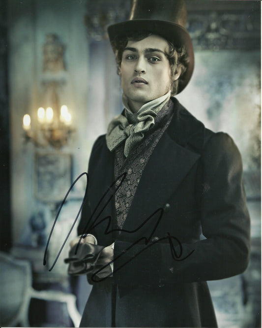 DOUGLAS BOOTH SIGNED GREAT EXPECTATIONS 8X10 PHOTO