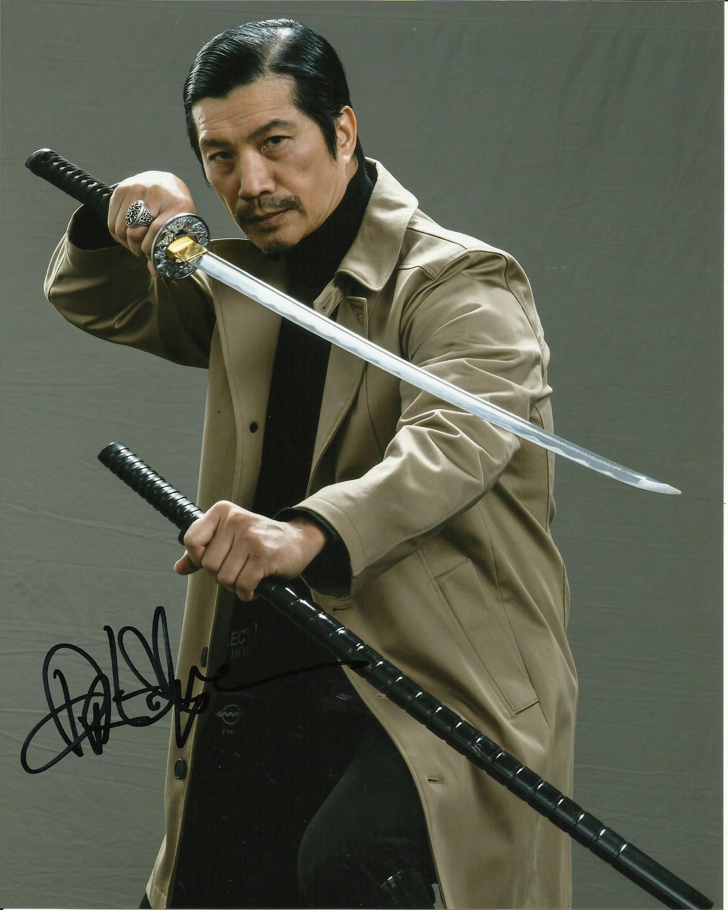 DUSTIN NGUYEN SIGNED 8X10 PHOTO (2)