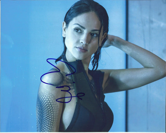 EIZA GONZALEZ SIGNED SEXY BLOODSHOT 10X8 PHOTO