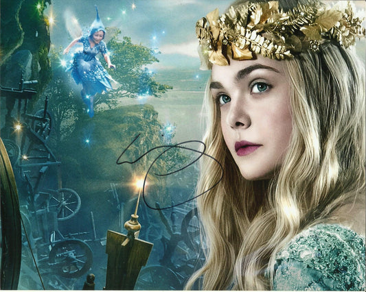 ELLE FANNING  SIGNED MALEFICENT 10X8 PHOTO (3)