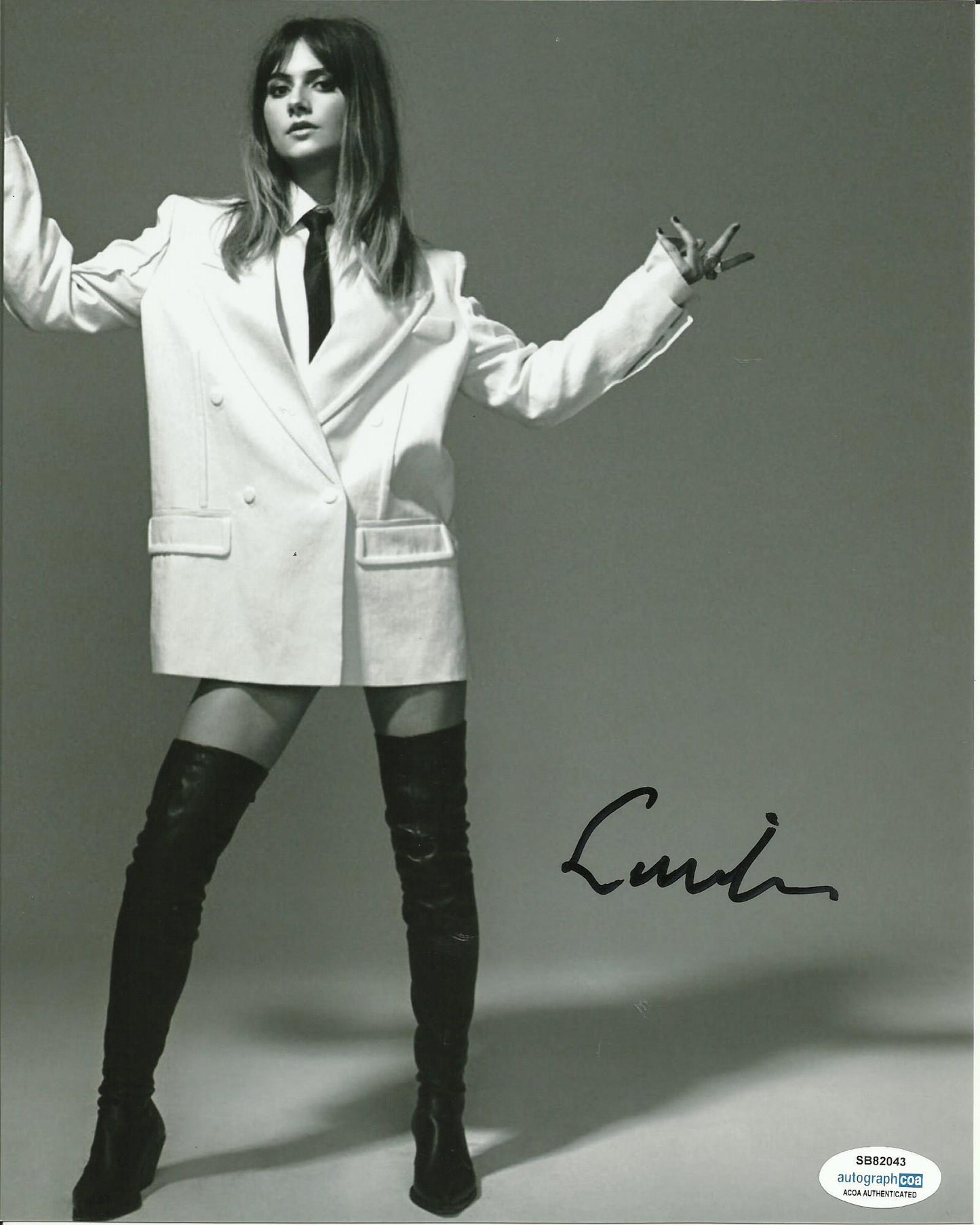 EMILIA JONES SIGNED SEXY 10X8 PHOTO (4) ALSO ACOA CERTIFIED