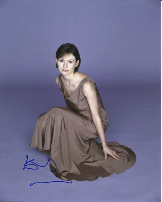 EMILY MORTIMER SIGNED SEXY 10X8 PHOTO (2)