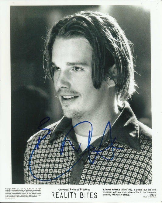 ETHAN HAWKE SIGNED REALITY BITES 8X10 PHOTO (2)