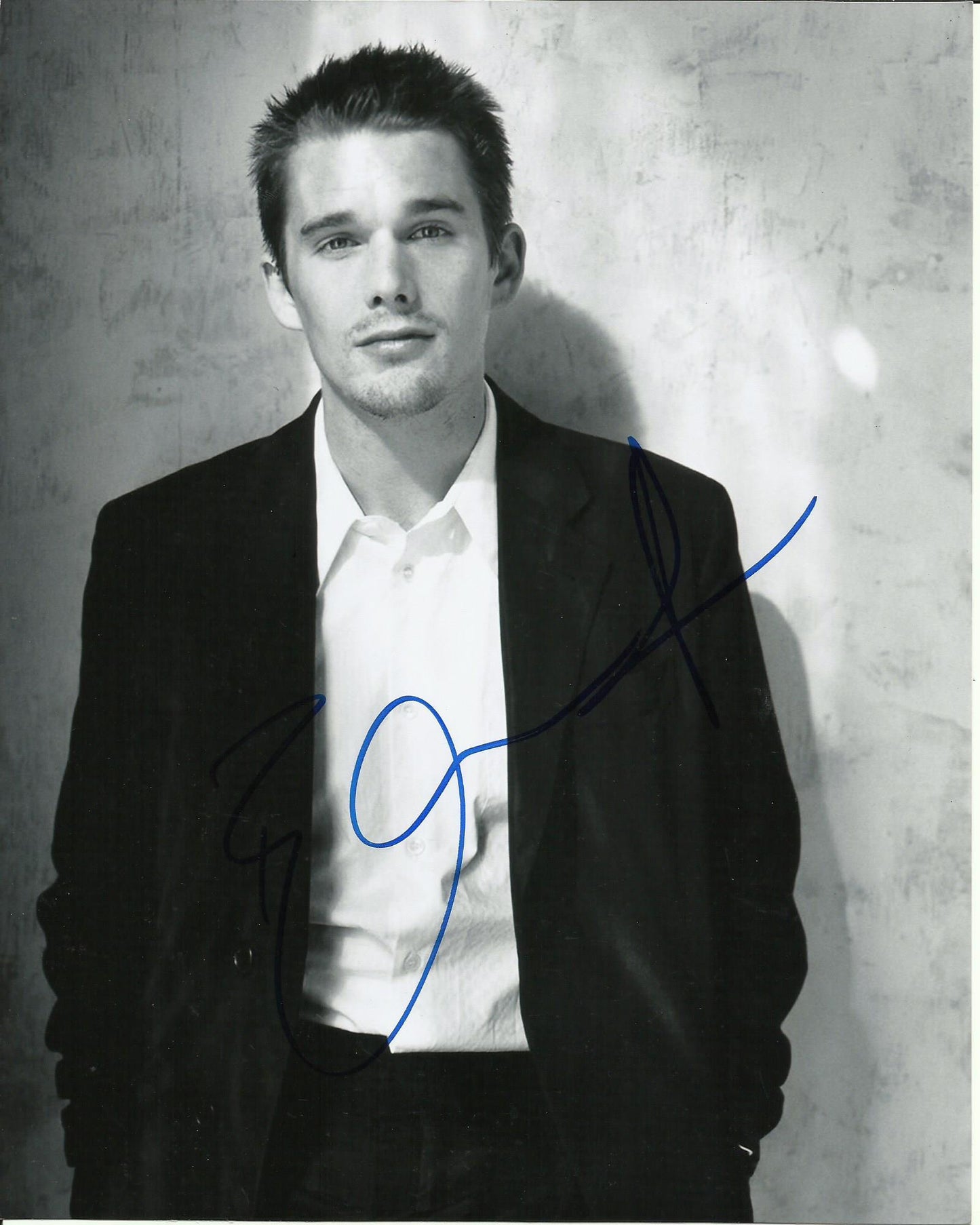 ETHAN HAWKE SIGNED COOL 8X10 PHOTO (3)