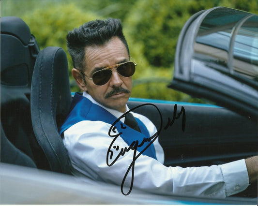 EUGENIO DERBEZ SIGNED THE VALET 8X10 PHOTO (2)