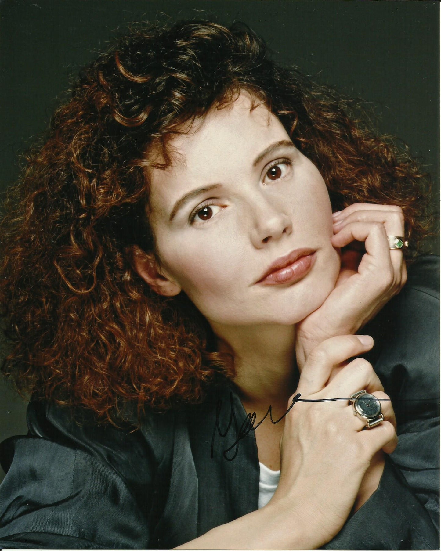 GEENA DAVIS SIGNED SEXY 10X8 PHOTO (1)