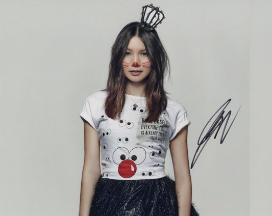 GEMMA CHAN SIGNED SEXY 10X8 PHOTO (6)