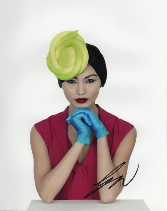 GEMMA CHAN SIGNED SEXY 10X8 PHOTO (8)