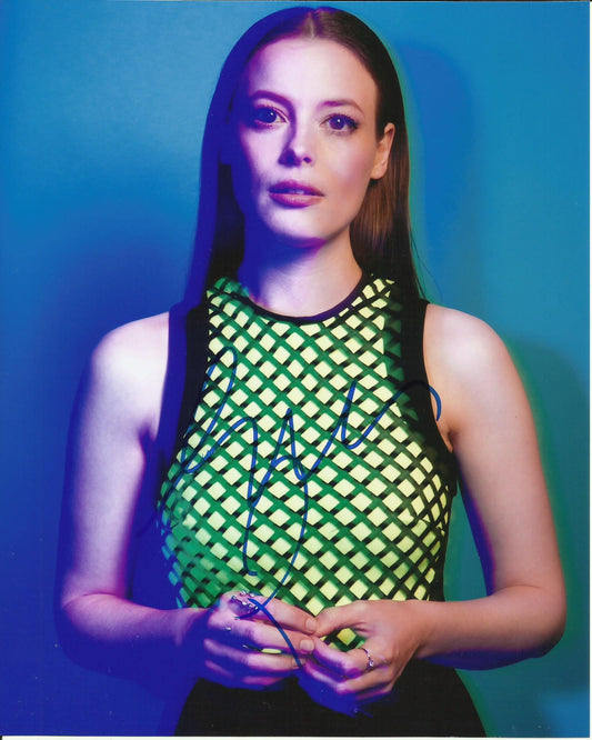 GILLIAN JACOBS SIGNED SEXY 10X8 PHOTO (2)