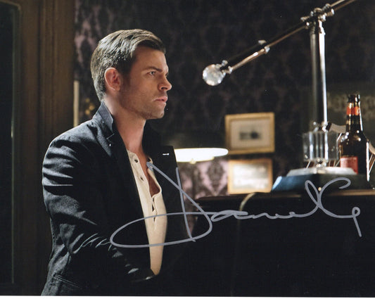 DANIEL GILLIES SIGNED THE ORIGINALS 8X10 PHOTO (15)