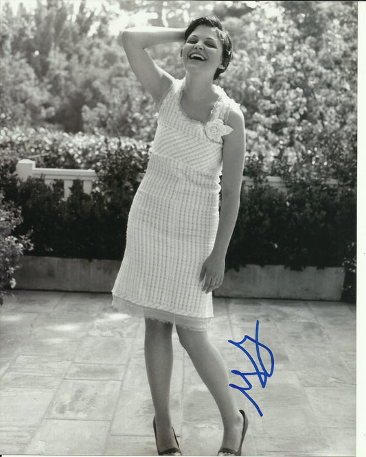 GINNIFER GOODWIN SIGNED SEXY 10X8 PHOTO (3)