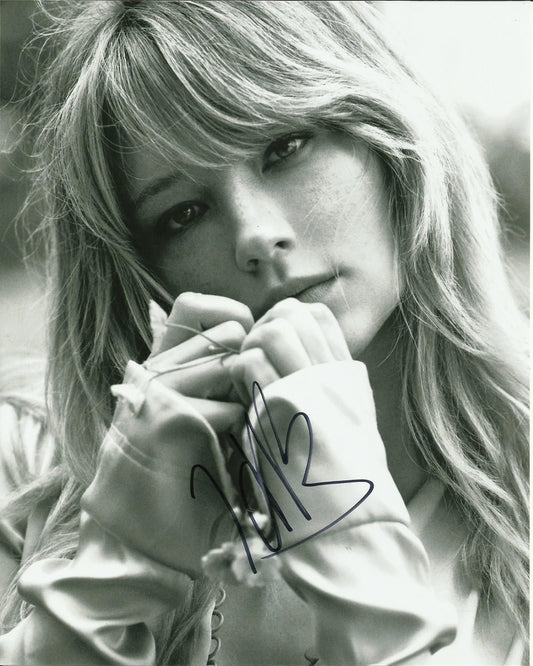 HALEY BENNETT SIGNED SEXY 10X8 PHOTO (6)