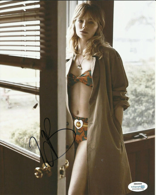 HALEY BENNETT SIGNED SEXY 10X8 PHOTO (3) ALSO ACOA