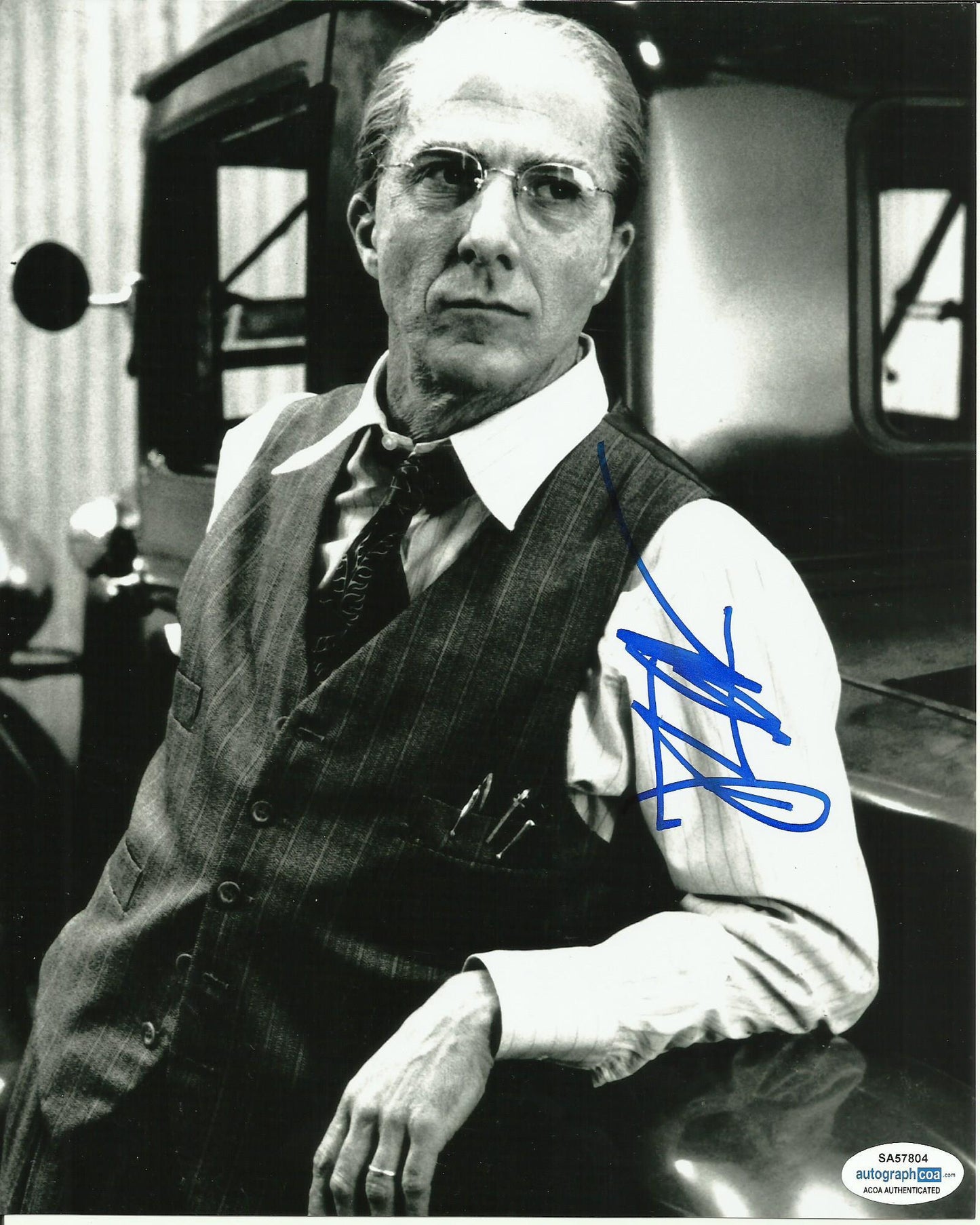 DUSTIN HOFFMAN SIGNED DEATH OF A SALESMAN 8X10 PHOTO  ALSO ACOA CERTIFIED