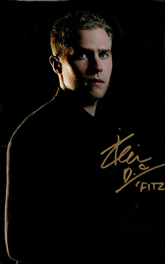 IAIN DE CASTECKER SIGNED LARGE AGENTS OF SHIELD 8X10 PHOTO