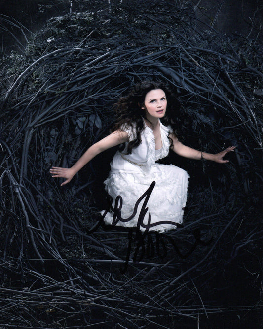 GINNIFER GOODWIN SIGNED ONCE UPON A TIME 10X8 PHOTO (2)