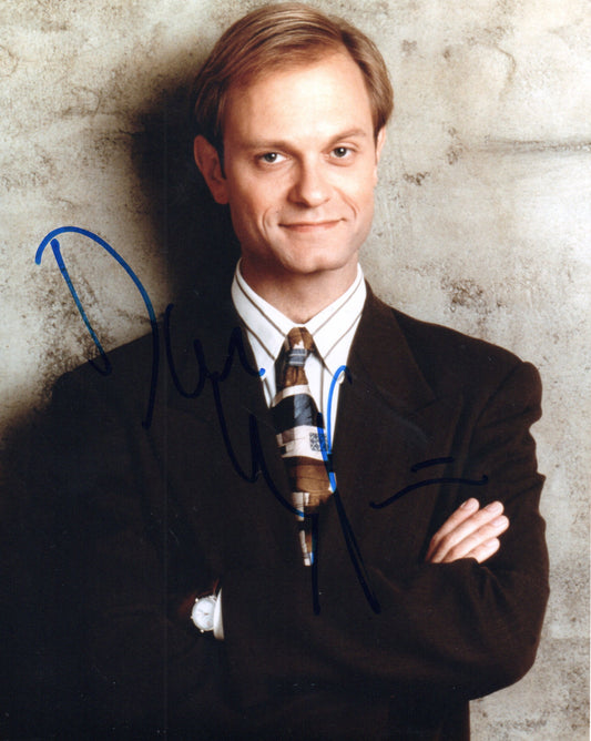 DAVID HYDE PIERCE SIGNED FRASER 8X10 PHOTO (2)