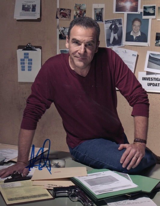 MANDY PATINKIN SIGNED CRIMINAL MINDS 8X10 PHOTO (3)