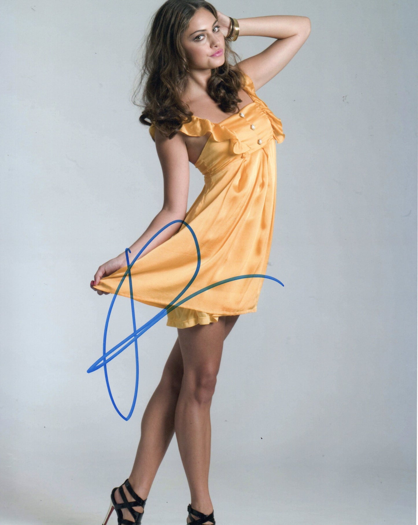 PHOEBE TONKIN SIGNED SEXY 10X8 PHOTO (1)