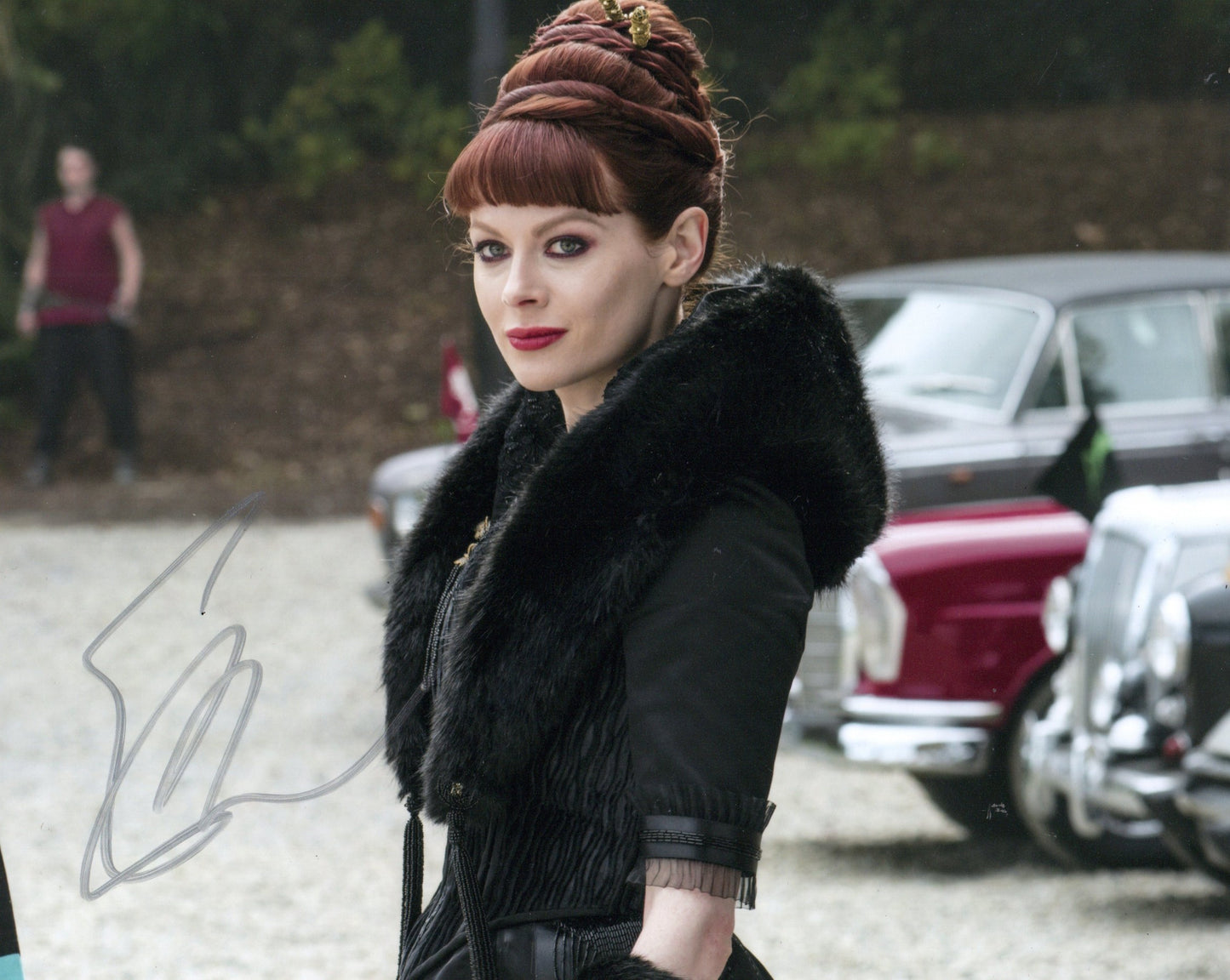 EMILY BEECHAM SIGNED INTO THE BADLANDS 10X8 PHOTO (3)