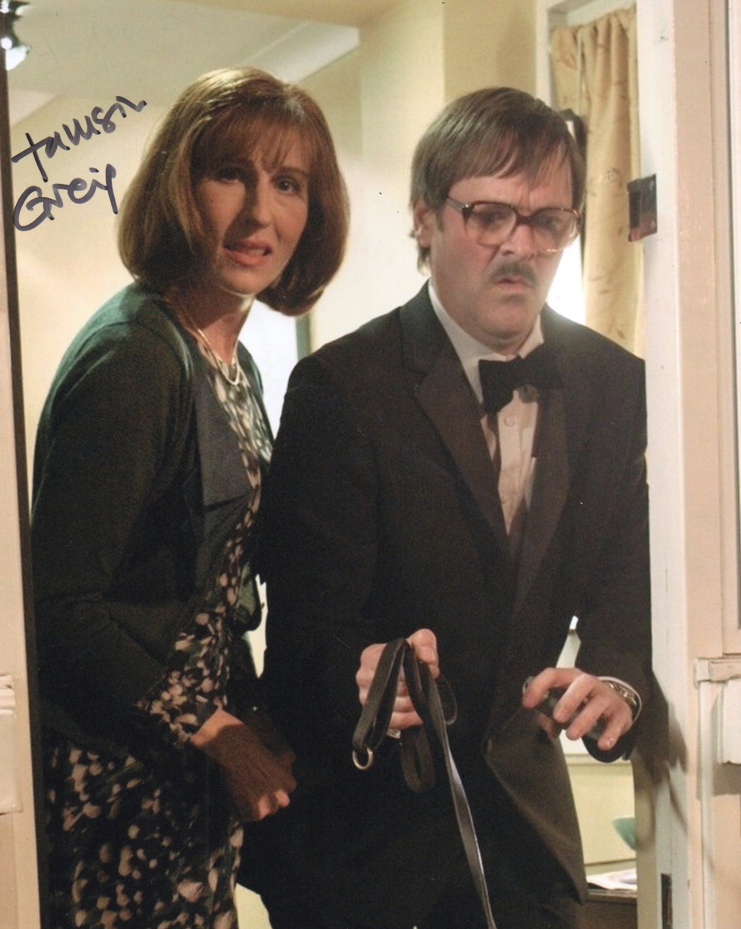 TAMSIN GREIG SIGNED FRIDAY NIGHT DINNER 8X10 PHOTO (3)
